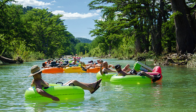 Things-to-Do-Near-Frio-River